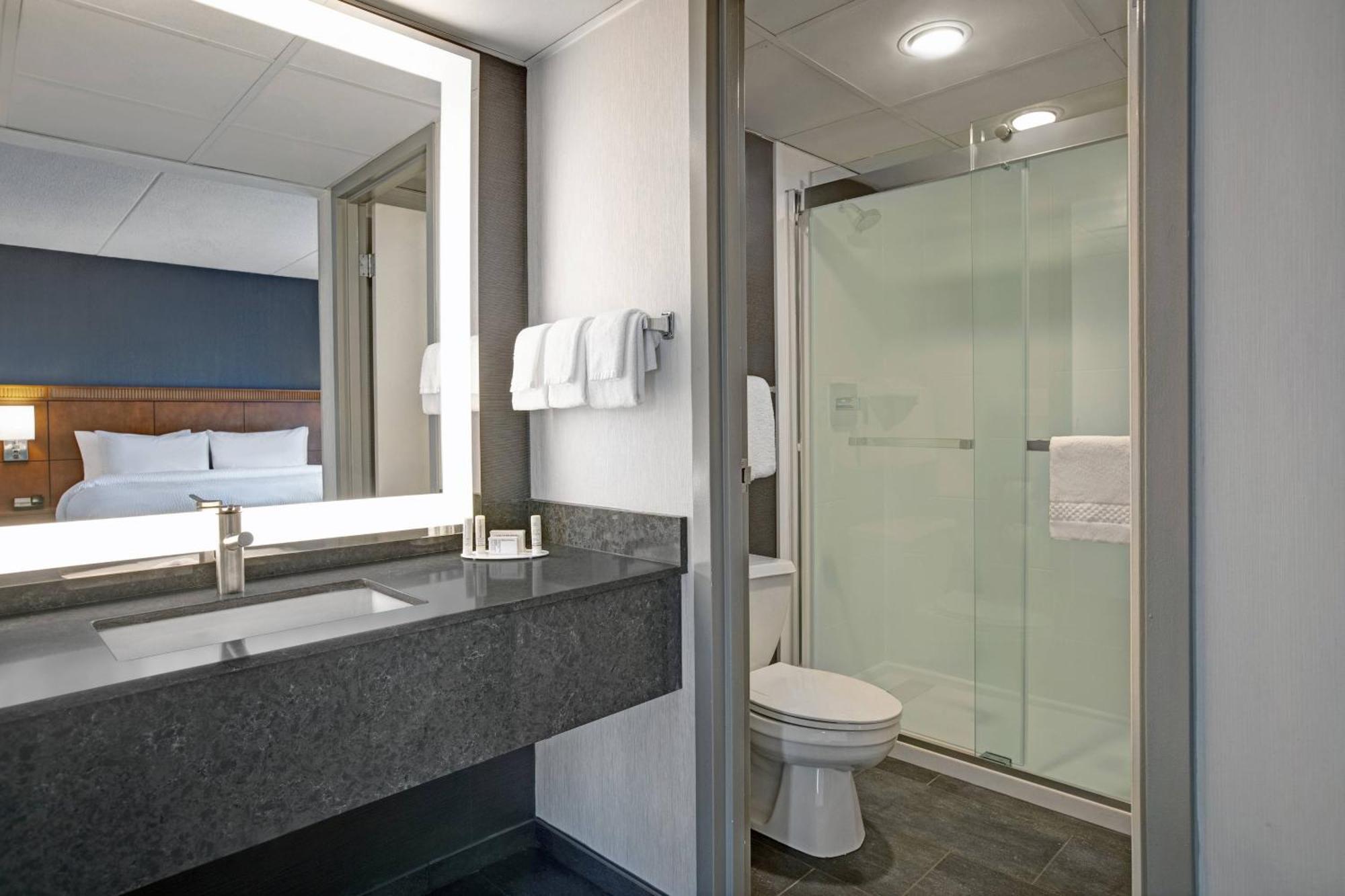 Courtyard Chicago Elmhurst/Oakbrook Area Экстерьер фото