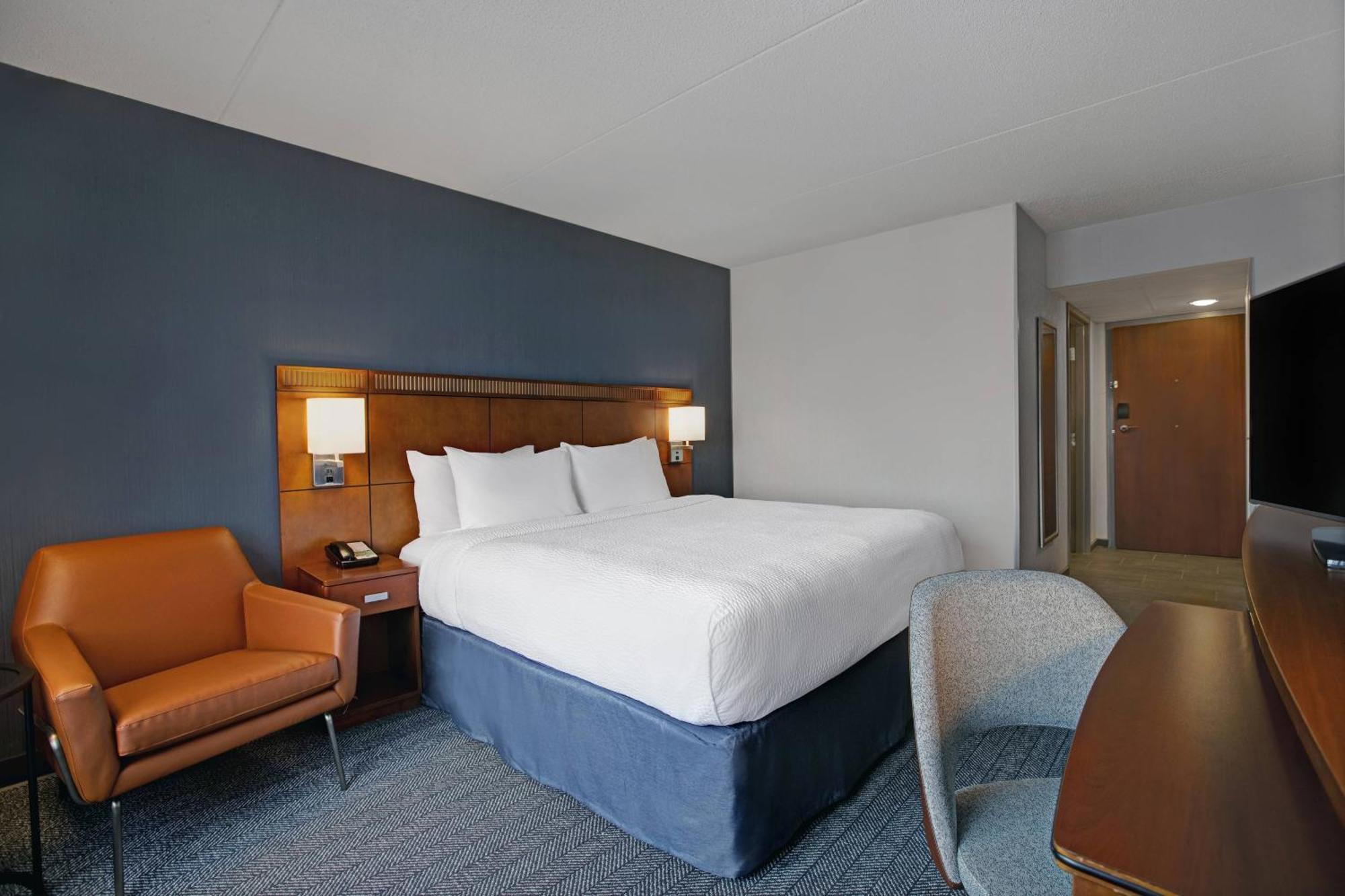 Courtyard Chicago Elmhurst/Oakbrook Area Экстерьер фото